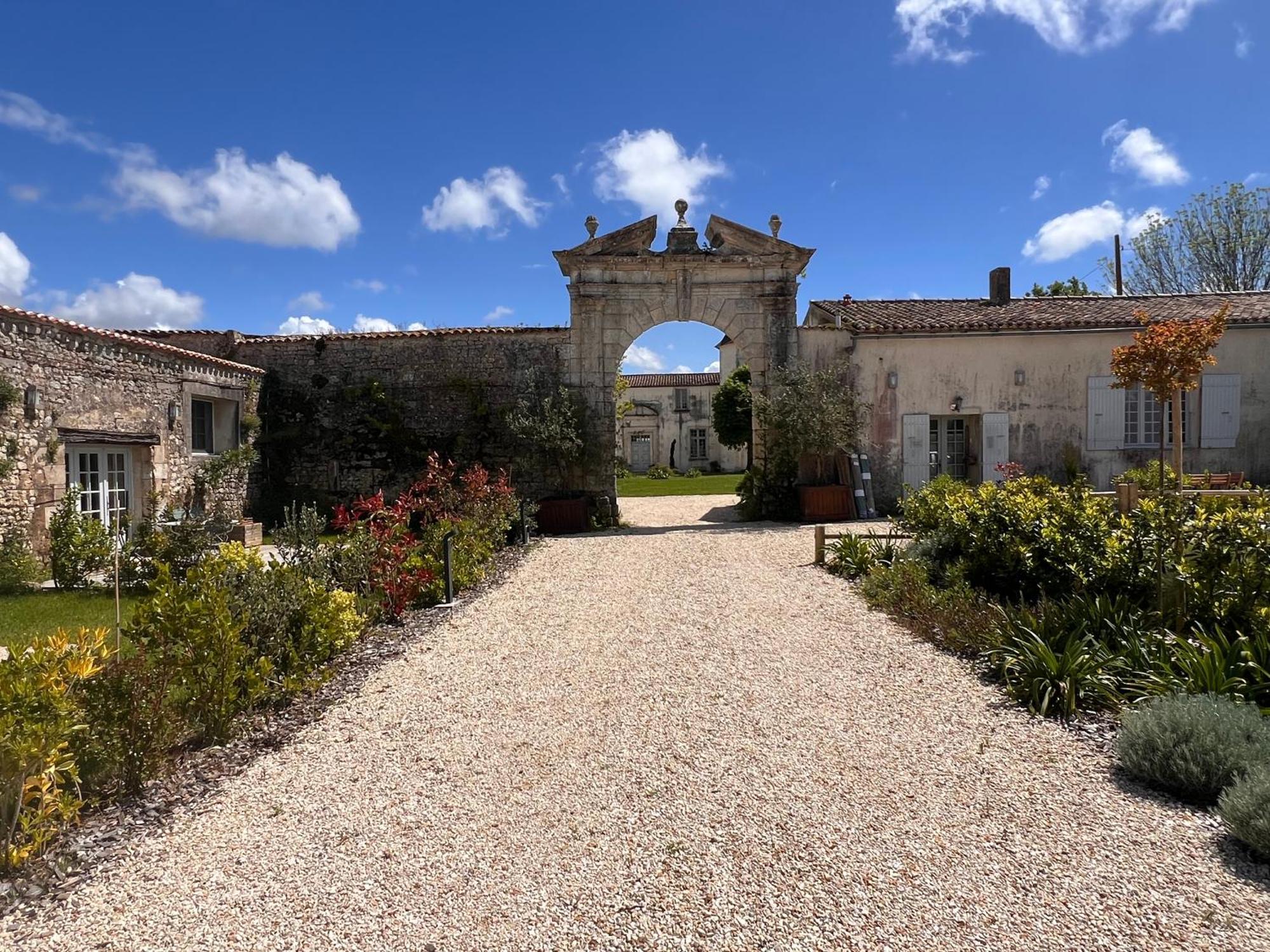 Chateau De Feusse Saint-Just-Luzac Esterno foto